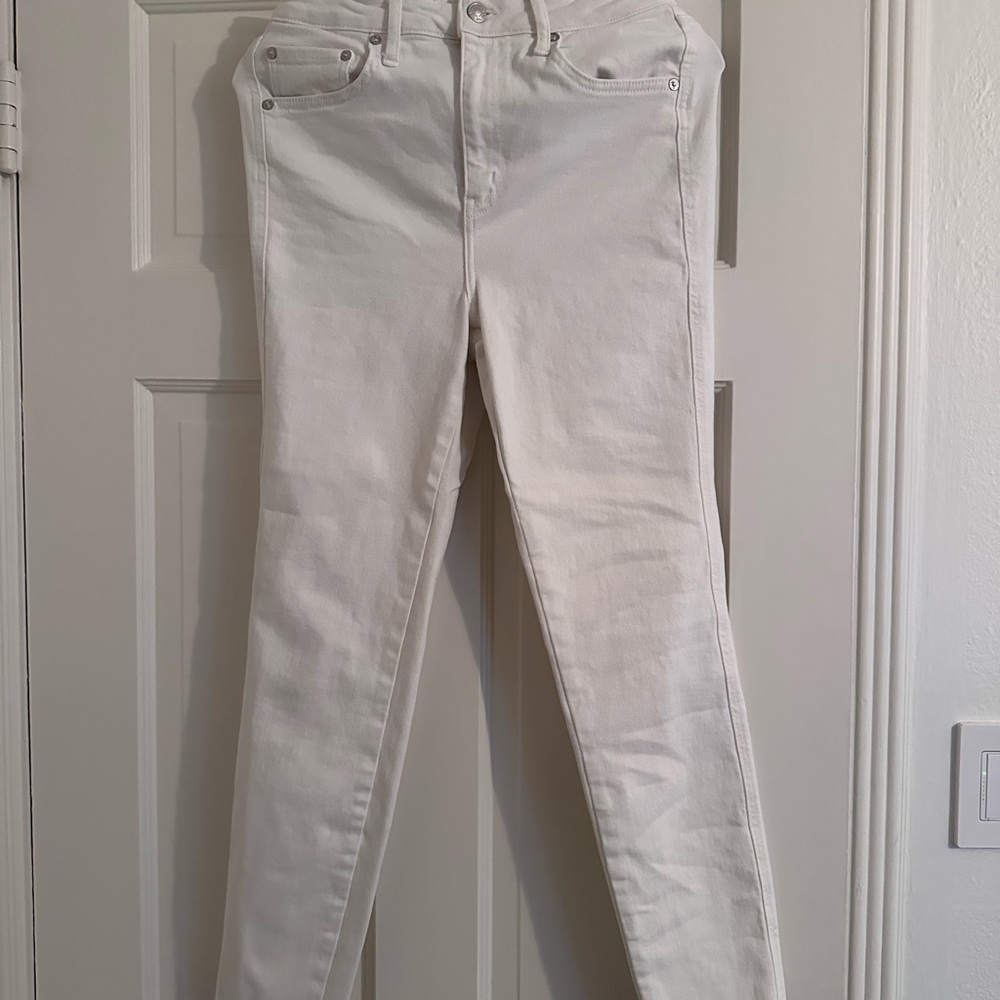 We The Free White Skinny Jeans Minimalist Design